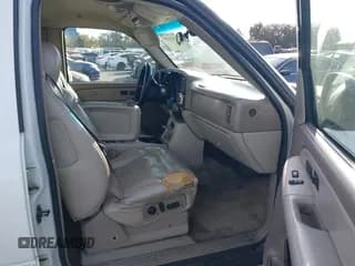 ✅ 2001 Chevrolet Suburban LS • VIN: 3GNEC16T31G213677 • Лот: 41424335. Опубликован ранее на IAAI с пробегом 255 425 миль. Бесплатный доступ к архиву аукционных продаж из США и подробный отчёт об истории автомобиля на DreamBid. Изображение 5.