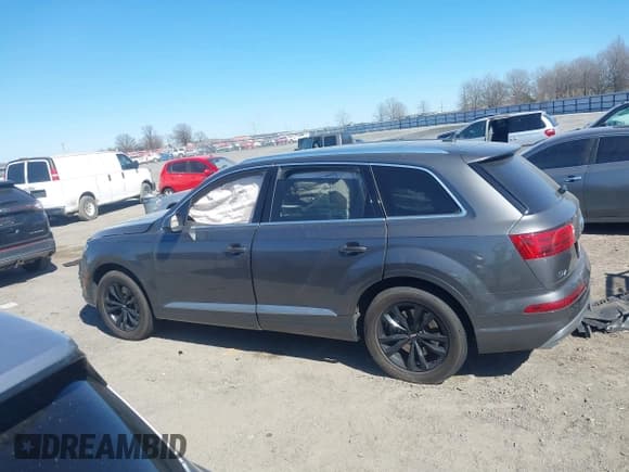 ✅ 2019 Audi Q7 Premium • VIN: WA1AAAF71KD007167 • Lot: 41685423. Listed on IAAI with 84,632 mi. Free auction sales archive from the USA and detailed vehicle history report at DreamBid. Image 14.