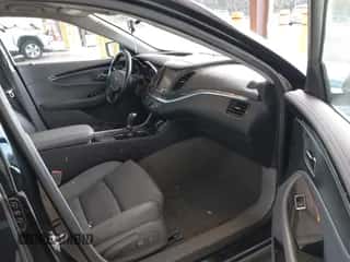 2019 Chevrolet Impala LT z VIN 1G11Z5S39KU107891, wystawiony jako IAAI lot #43417016 z przebiegiem 161 750 mil mil oraz . Historia ofert i sprzedaży dostępna na DreamBid. Obrazek 5.