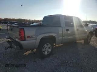 ✅ 2005 Chevrolet Silverado 1500 Z71 • VIN: 2GCEK13T551387443 • Лот: 82706014. Опубликован ранее на Copart с пробегом 338 670 миль. Бесплатный доступ к архиву аукционных продаж из США и подробный отчёт об истории автомобиля на DreamBid. Изображение 3.