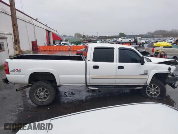 ✅ 2006 Chevrolet Silverado 2500HD LT1 • VIN: 1GCHK23D46F191371 • Лот: 41032500. Опубликован ранее на IAAI с пробегом Не указан. Бесплатный доступ к архиву аукционных продаж из США и подробный отчёт об истории автомобиля на DreamBid. Изображение 13.