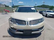 ✅ 2018 Lincoln MKX Select • VIN: 2LMPJ6KR6JBL31370 • Lot: 42607386. Listed on IAAI with 105,495 mi. Free auction sales archive from the USA and detailed vehicle history report at DreamBid. Image 13.