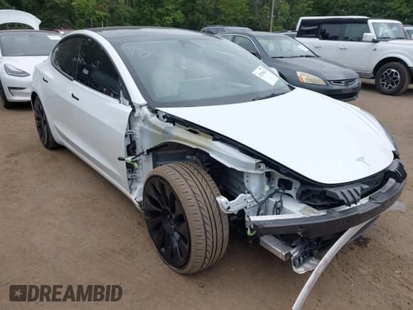 ✅ 2022 Tesla Model 3 Performance • VIN: 5YJ3E1ECXNF209293 • Lot: 42936621. Wystawiony na IAAI z przebiegiem Nie podano. Bezpłatny archiwum sprzedaży aukcyjnych z USA i szczegółowy raport historii pojazdu na DreamBid. Zdjęcie 1.