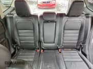 ✅ 2017 Ford Escape Titanium • VIN: 1FMCU0JDXHUD16122 • Lot: 95988025. Wystawiony na Copart z przebiegiem 63 513 mil. Bezpłatny archiwum sprzedaży aukcyjnych z USA i szczegółowy raport historii pojazdu na DreamBid. Zdjęcie 10.