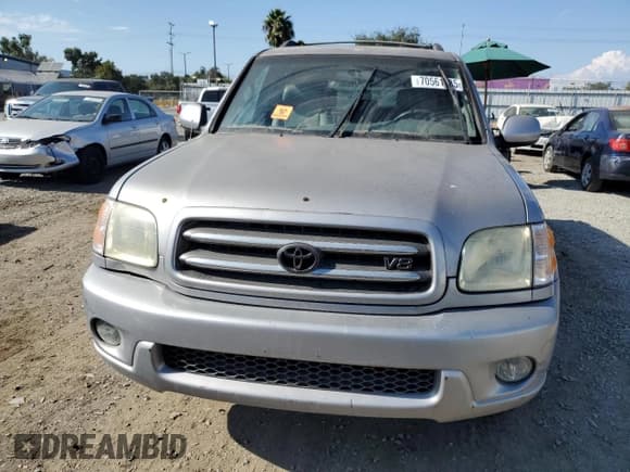 ✅ 2003 Toyota Sequoia Limited • VIN: 5TDZT38A13S200254 • Lot: 70561885. Listed on Copart with 257,421 mi. Free auction sales archive from the USA and detailed vehicle history report at DreamBid. Image 5.