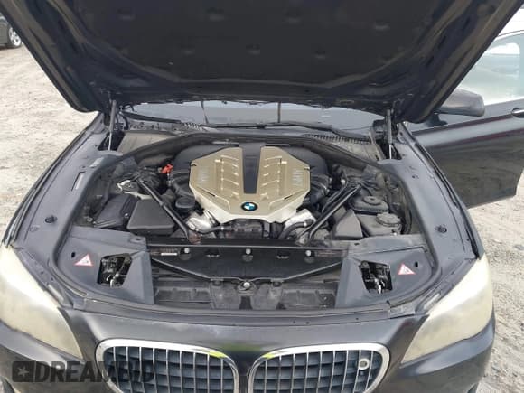 ✅ 2010 BMW 7 Series 750Li • VIN: WBAKB8C54ACY63650 • Лот: 42756245. Опубликован ранее на IAAI с пробегом 127 405 миль. Бесплатный доступ к архиву аукционных продаж из США и подробный отчёт об истории автомобиля на DreamBid. Изображение 10.