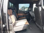 ✅ 2021 Chevrolet Silverado 1500 High Country • VIN: 1GCUYHEL2MZ404642 • Lot: 42301427. Wystawiony na IAAI z przebiegiem 42 691 mil. Bezpłatny archiwum sprzedaży aukcyjnych z USA i szczegółowy raport historii pojazdu na DreamBid. Zdjęcie 8.