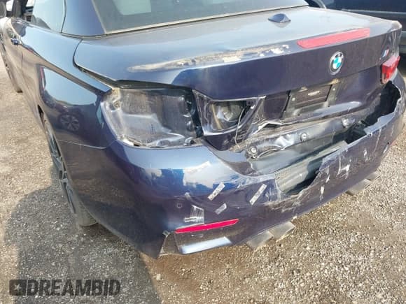 ✅ 2015 BMW M4 • VIN: WBS3U9C50FP967987 • Lot: 42382479. Listed on IAAI with 34,384 mi. Free auction sales archive from the USA and detailed vehicle history report at DreamBid. Image 17.