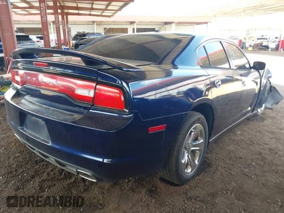 ✅ 2014 Dodge Charger RT • VIN: 2C3CDXCTXEH114725 • Lot: 43088432. Wystawiony na IAAI z przebiegiem Nie podano. Bezpłatny archiwum sprzedaży aukcyjnych z USA i szczegółowy raport historii pojazdu na DreamBid. Zdjęcie 4.