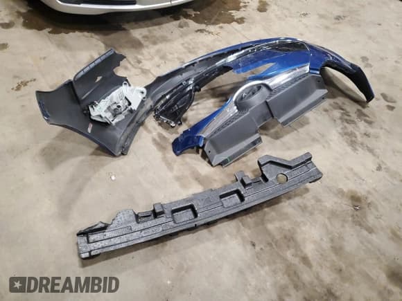 ✅ 2017 Hyundai Veloster • VIN: KMHTC6AD0HU317222 • Lot: 82964764. Wystawiony na Copart z przebiegiem 85 521 mil. Bezpłatny archiwum sprzedaży aukcyjnych z USA i szczegółowy raport historii pojazdu na DreamBid. Zdjęcie 12.