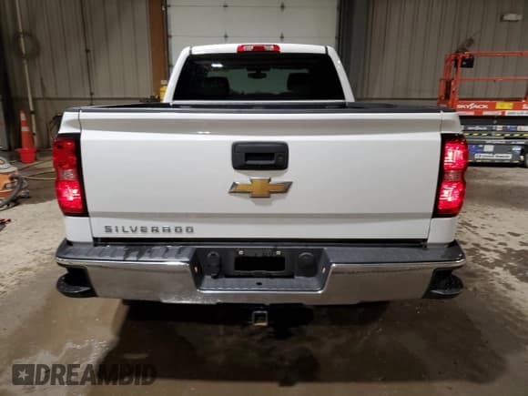 ✅ 2018 Chevrolet Silverado 1500 LS • VIN: 1GCRCNEH1JZ295343 • Лот: 45388165. Опубликован ранее на Copart с пробегом 142 339 миль. Бесплатный доступ к архиву аукционных продаж из США и подробный отчёт об истории автомобиля на DreamBid. Изображение 6.