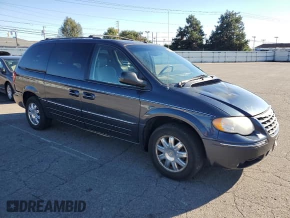 ✅ 2007 Chrysler Town & Country Limited • VIN: 2A4GP64L87R359379 • Lot: 86832825. Wystawiony na Copart z przebiegiem 202 428 mil. Bezpłatny archiwum sprzedaży aukcyjnych z USA i szczegółowy raport historii pojazdu na DreamBid. Zdjęcie 4.