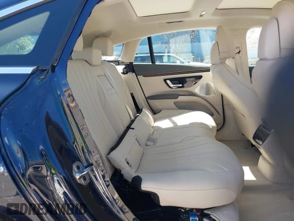 ✅ 2023 Mercedes-Benz EQS 450 • VIN: W1KCG2EB8PA036382 • Lot: 41868395. Listed on IAAI with 19,376 mi. Free auction sales archive from the USA and detailed vehicle history report at DreamBid. Image 8.