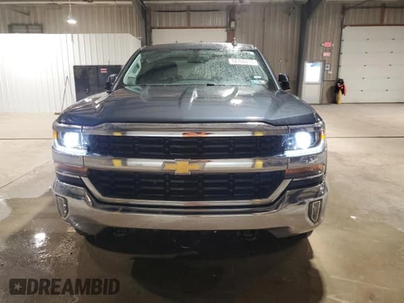 ✅ 2017 Chevrolet Silverado 1500 LT • VIN: 3GCUKREC7HG332690 • Lot: 82768415. Wystawiony na Copart z przebiegiem 94 651 mil. Bezpłatny archiwum sprzedaży aukcyjnych z USA i szczegółowy raport historii pojazdu na DreamBid. Zdjęcie 5.