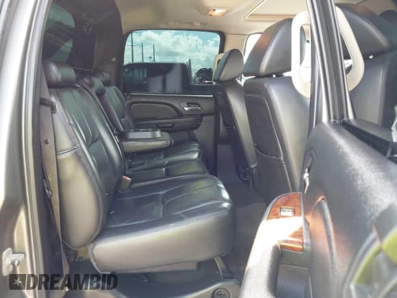 ✅ 2007 Chevrolet Avalanche 2LT • VIN: 3GNEK12397G100365 • Lot: 43215860. Listed on IAAI with 197,240 mi. Free auction sales archive from the USA and detailed vehicle history report at DreamBid. Image 8.