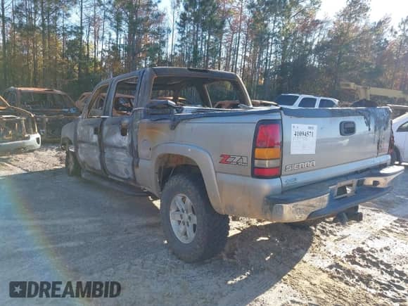 2006 GMC Sierra 1500 SLE1 с VIN 2GTEK13T161192988, выставлен на аукционе IAAI как лот 41094571 с пробегом Не указан миль и . История ставок и продаж доступна на DreamBid. Изображение 3.