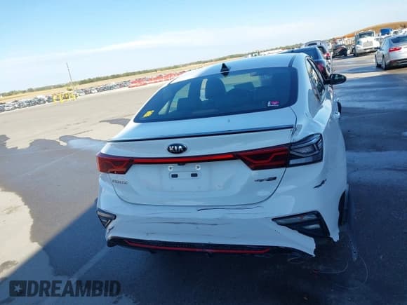 ✅ 2021 Kia Forte GT-Line • VIN: 3KPF34AD4ME418892 • Lot: 43473240. Wystawiony na IAAI z przebiegiem 54 502 mil. Bezpłatny archiwum sprzedaży aukcyjnych z USA i szczegółowy raport historii pojazdu na DreamBid. Zdjęcie 17.