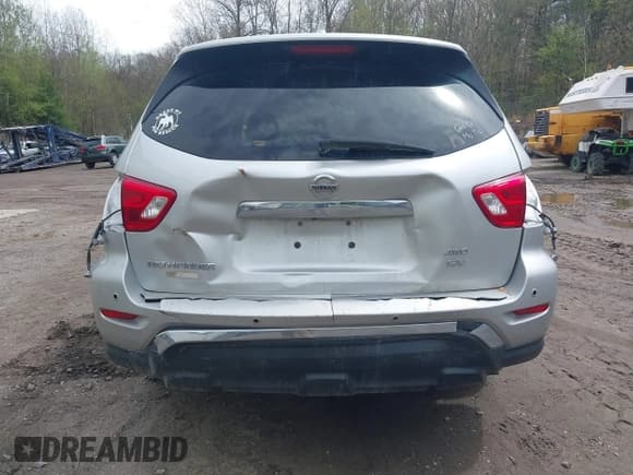 ✅ 2019 Nissan Pathfinder S • VIN: 5N1DR2MMXKC639984 • Lot: 42173450. Listed on IAAI with 110,777 mi. Free auction sales archive from the USA and detailed vehicle history report at DreamBid. Image 17.