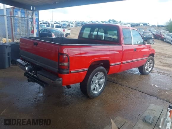 ✅ 1995 Dodge 1500 • VIN: 3B7HC13Z1SG707391 • Lot: 42248244. Listed on IAAI with 206,361 mi. Free auction sales archive from the USA and detailed vehicle history report at DreamBid. Image 4.