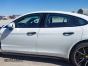 ✅ 2018 Porsche Panamera 4S • VIN: WP0AB2A70JL136828 • Lot: 41463896. Wystawiony na IAAI z przebiegiem 60 179 mil. Bezpłatny archiwum sprzedaży aukcyjnych z USA i szczegółowy raport historii pojazdu na DreamBid. Zdjęcie 15.