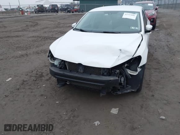 ✅ 2015 Volkswagen Passat SE • VIN: 1VWBT7A31FC094430 • Lot: 43757096. Wystawiony na IAAI z przebiegiem 122 679 mil. Bezpłatny archiwum sprzedaży aukcyjnych z USA i szczegółowy raport historii pojazdu na DreamBid. Zdjęcie 6.