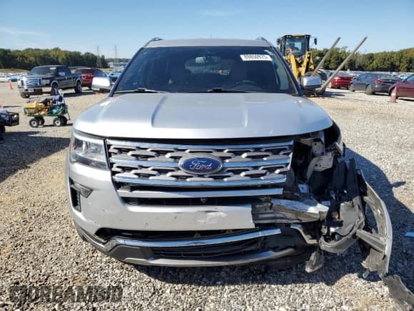 ✅ 2018 Ford Explorer Limited • VIN: 1FM5K7F80JGA04558 • Lot: 89850975. Wystawiony na Copart z przebiegiem 89 888 mil. Bezpłatny archiwum sprzedaży aukcyjnych z USA i szczegółowy raport historii pojazdu na DreamBid. Zdjęcie 5.