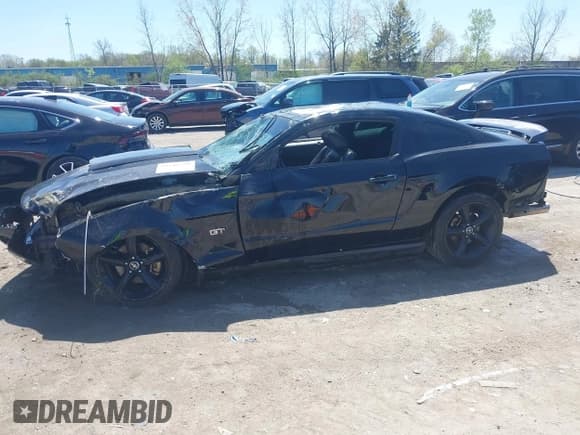 ✅ 2010 Ford Mustang GT • VIN: 1ZVBP8CH0A5145710 • Lot: 42118538. Listed on IAAI with 152,264 mi. Free auction sales archive from the USA and detailed vehicle history report at DreamBid. Image 15.