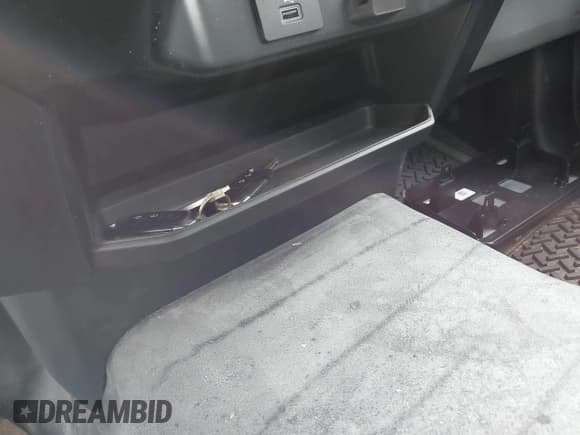 ✅ 2022 Ford F-150 XL • VIN: 1FTMF1CB5NKE00263 • Lot: 43329294. Listed on IAAI with 20,222 mi. Free auction sales archive from the USA and detailed vehicle history report at DreamBid. Image 11.