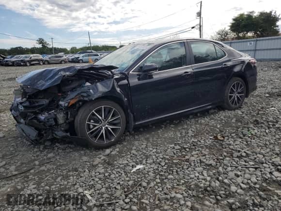 2023 Toyota Camry SE with VIN 4T1T11BK6PU090896, listed as a Copart auction lot 69367825 with 29,570 mi miles and Salvage title. Bid and sale history available at DreamBid. Image 1.
