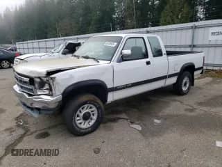 1993 Dodge Dakota z VIN 1B7GG23XXPS129182, wystawiony jako Copart lot #88786935 z przebiegiem 176 015 mil mil oraz Szkoda całkowita • Salvage title. Historia ofert i sprzedaży dostępna na DreamBid. Obrazek 1.
