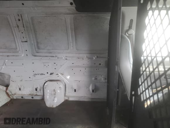 ✅ 2008 Ford Econoline Cargo Commercial • VIN: 1FTNE24W78DA44311 • Лот: 57152765. Опубликован ранее на Copart с пробегом 277 707 миль. Бесплатный доступ к архиву аукционных продаж из США и подробный отчёт об истории автомобиля на DreamBid. Изображение 11.