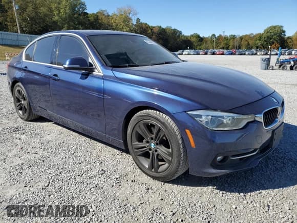 ✅ 2017 BMW 3 Series 330i • VIN: WBA8B9G50HNU09128 • Лот: 87448125. Опубликован ранее на Copart с пробегом 125 550 миль. Бесплатный доступ к архиву аукционных продаж из США и подробный отчёт об истории автомобиля на DreamBid. Изображение 4.