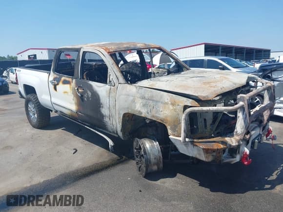 ✅ 2015 Chevrolet Silverado 2500HD LTZ • VIN: 1GC1KWE88FF128542 • Lot: 42545413. Listed on IAAI with 141,188 mi. Free auction sales archive from the USA and detailed vehicle history report at DreamBid. Image 1.