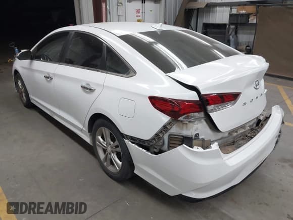 ✅ 2018 Hyundai Sonata Sport Plus • VIN: 5NPE34AF7JH607055 • Lot: 43617516. Listed on IAAI with 111,585 mi. Free auction sales archive from the USA and detailed vehicle history report at DreamBid. Image 3.