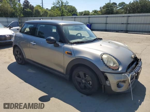 ✅ 2016 MINI Hardtop • VIN: WMWXP5C54G3B77304 • Lot: 70886105. Listed on Copart with 78,094 mi. Free auction sales archive from the USA and detailed vehicle history report at DreamBid. Image 4.