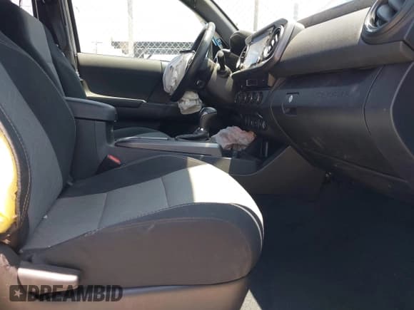 ✅ 2021 Toyota Tacoma SR5 • VIN: 3TMDZ5BN5MM118710 • Лот: 42460278. Опубликован ранее на IAAI с пробегом 60 310 миль. Бесплатный доступ к архиву аукционных продаж из США и подробный отчёт об истории автомобиля на DreamBid. Изображение 5.