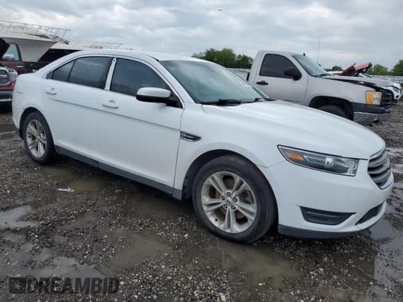 ✅ 2017 Ford Taurus SEL • VIN: 1FAHP2H87HG116843 • Lot: 54132345. Listed on Copart with 221,472 mi. Free auction sales archive from the USA and detailed vehicle history report at DreamBid. Image 4.