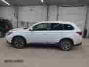 2018 Mitsubishi Outlander ES z VIN JA4AZ3A38JZ010688, wystawiony jako IAAI lot #43287137 z przebiegiem 99 875 mil mil oraz . Historia ofert i sprzedaży dostępna na DreamBid. Obrazek 14.