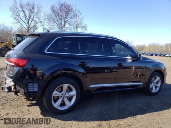 ✅ 2020 Audi Q7 Premium • VIN: WA1AXAF79LD000693 • Lot: 52696995. Listed on Copart with 46,631 mi. Free auction sales archive from the USA and detailed vehicle history report at DreamBid. Image 3.