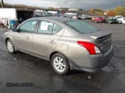 ✅ 2017 Nissan Versa S Plus • VIN: 3N1CN7AP4HL898204 • Lot: 43575023. Wystawiony na IAAI z przebiegiem 92 272 mil. Bezpłatny archiwum sprzedaży aukcyjnych z USA i szczegółowy raport historii pojazdu na DreamBid. Zdjęcie 3.
