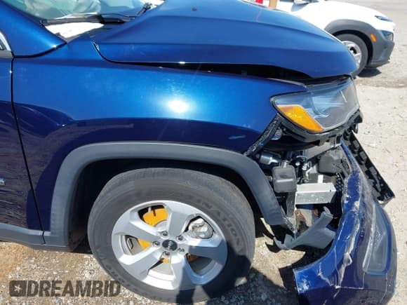 ✅ 2020 Jeep Compass Latitude • VIN: 3C4NJCBB7LT130383 • Lot: 42129619. Listed on IAAI with 33,175 mi. Free auction sales archive from the USA and detailed vehicle history report at DreamBid. Image 21.