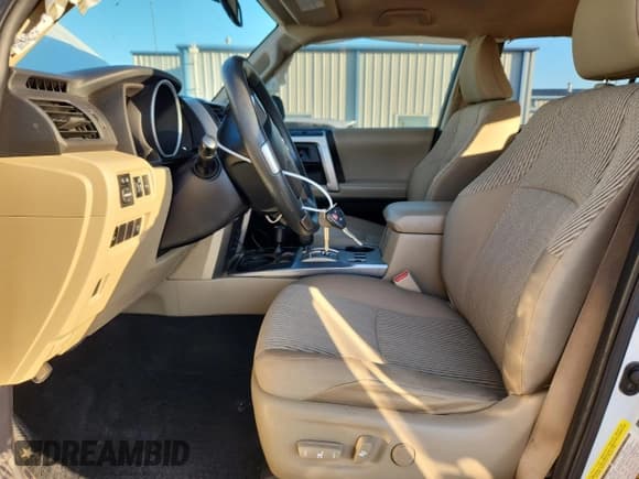 ✅ 2012 Toyota 4Runner SR5 • VIN: JTEBU5JR6C5089146 • Лот: 86083575. Опубликован ранее на Copart с пробегом 100 848 миль. Бесплатный доступ к архиву аукционных продаж из США и подробный отчёт об истории автомобиля на DreamBid. Изображение 7.