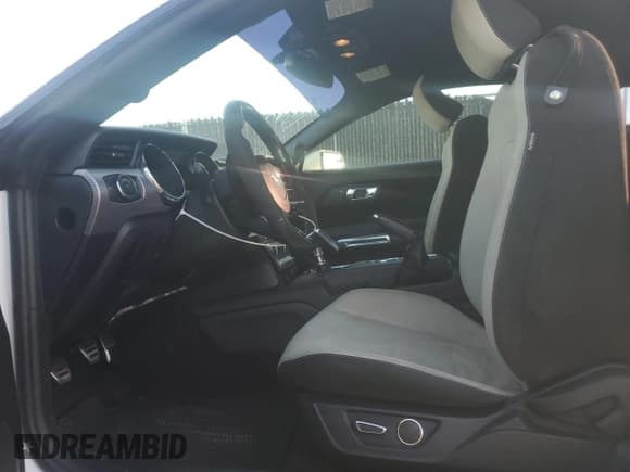 ✅ 2015 Ford Mustang GT • VIN: 1FA6P8CF1F5322328 • Lot: 93064335. Wystawiony na Copart z przebiegiem 80 026 mil. Bezpłatny archiwum sprzedaży aukcyjnych z USA i szczegółowy raport historii pojazdu na DreamBid. Zdjęcie 7.