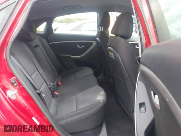 2017 Hyundai Elantra z VIN KMHD35LH1HU381008, wystawiony jako IAAI lot #43343404 z przebiegiem 209 820 mil mil oraz . Historia ofert i sprzedaży dostępna na DreamBid. Obrazek 8.