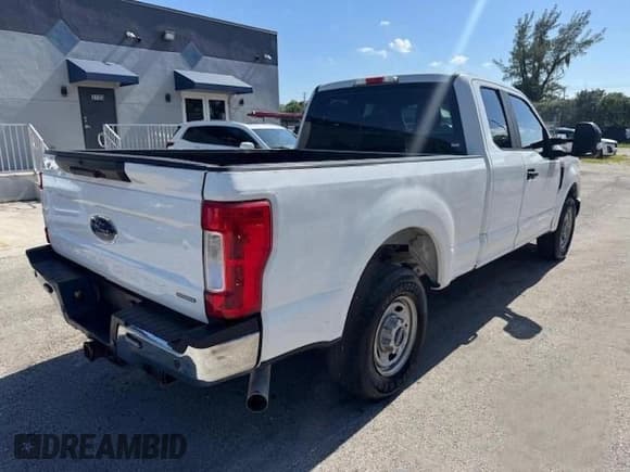 ✅ 2019 Ford F-250 XL • VIN: 1FT7X2A6XKED16231 • Lot: 85536435. Wystawiony na Copart z przebiegiem 107 278 mil. Bezpłatny archiwum sprzedaży aukcyjnych z USA i szczegółowy raport historii pojazdu na DreamBid. Zdjęcie 3.
