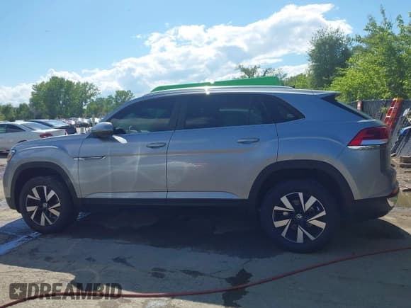 ✅ 2023 Volkswagen Atlas SE • VIN: 1V2LC2CA9PC212519 • Lot: 42177771. Listed on IAAI with 58,505 mi. Free auction sales archive from the USA and detailed vehicle history report at DreamBid. Image 14.