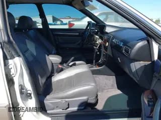 ✅ 1991 Lexus ES 250 • VIN: JT8VV22T1M0147281 • Лот: 42887708. Опубликован ранее на IAAI с пробегом 189 973 миль. Бесплатный доступ к архиву аукционных продаж из США и подробный отчёт об истории автомобиля на DreamBid. Изображение 5.