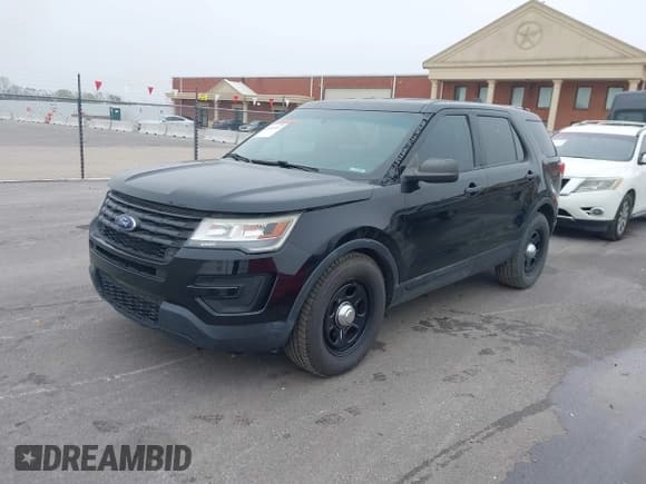 ✅ 2017 Ford Police Interceptor Utility • VIN: 1FM5K8AT7HGA71380 • Лот: 43881507. Опубликован ранее на IAAI с пробегом 149 501 миль. Бесплатный доступ к архиву аукционных продаж из США и подробный отчёт об истории автомобиля на DreamBid. Изображение 2.
