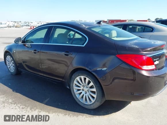 ✅ 2011 Buick Regal CXL RL1 • VIN: W04GN5EC6B1130470 • Lot: 43446534. Listed on IAAI with 142,749 mi. Free auction sales archive from the USA and detailed vehicle history report at DreamBid. Image 6.