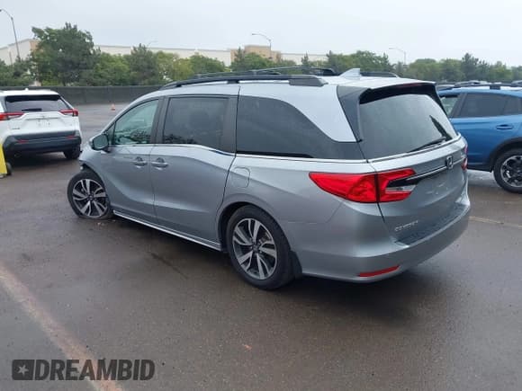 ✅ 2021 Honda Odyssey Touring • VIN: 5FNRL6H84MB039466 • Lot: 43274126. Wystawiony na IAAI z przebiegiem 74 922 mil. Bezpłatny archiwum sprzedaży aukcyjnych z USA i szczegółowy raport historii pojazdu na DreamBid. Zdjęcie 3.